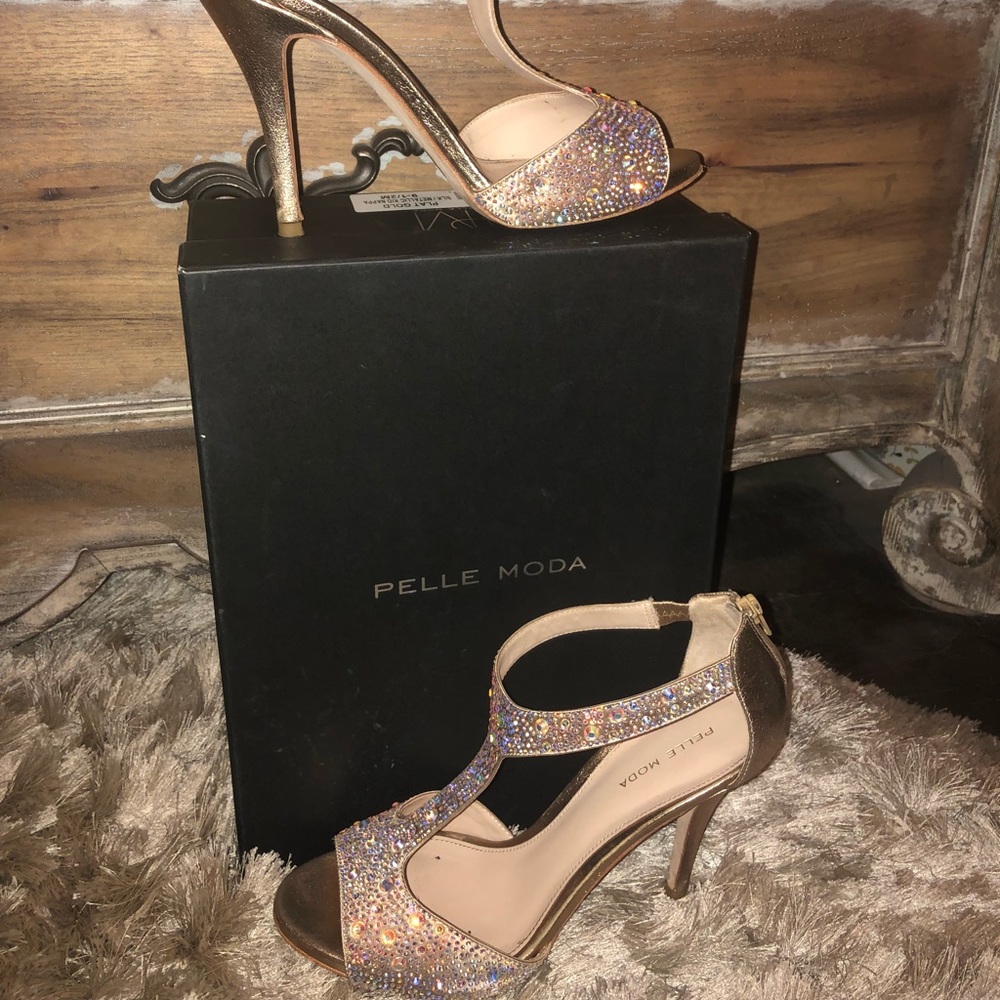 Pelle Moda Platinum Gold heels